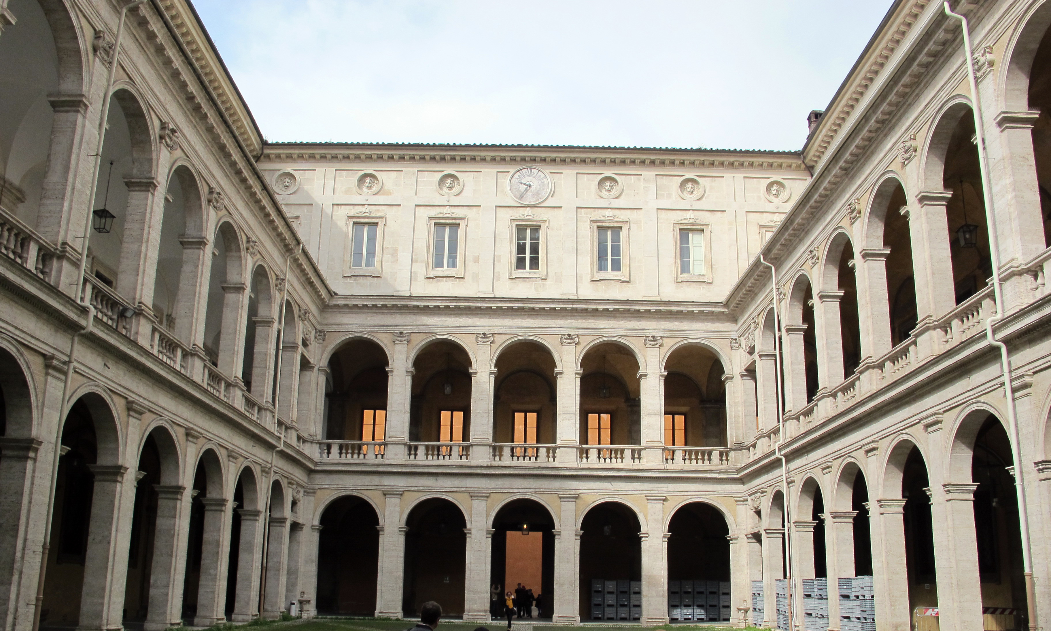 Santivo_alla_sapienza_cortile_05